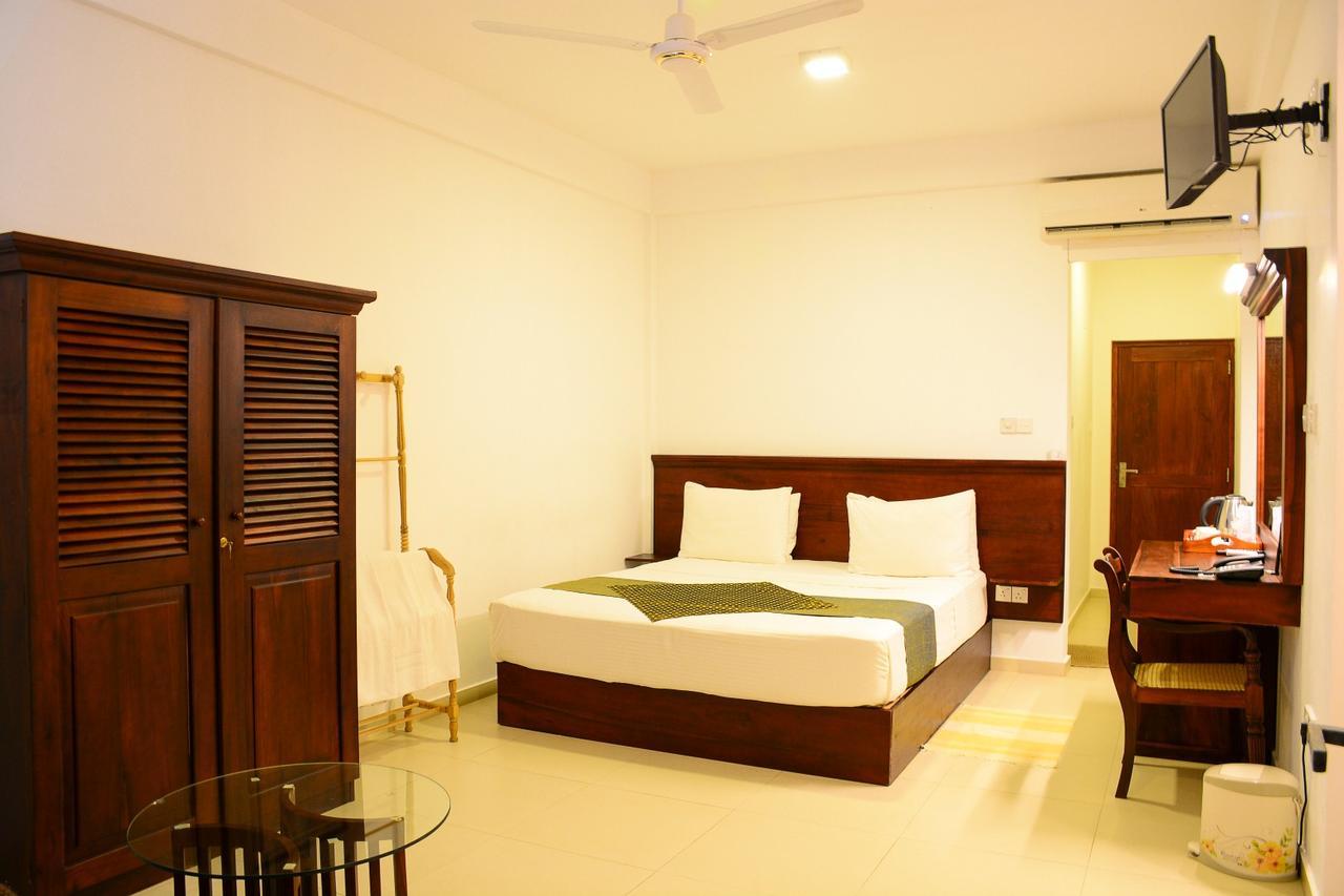 Ranmal Beach Hotel Hikkaduwa Exterior foto