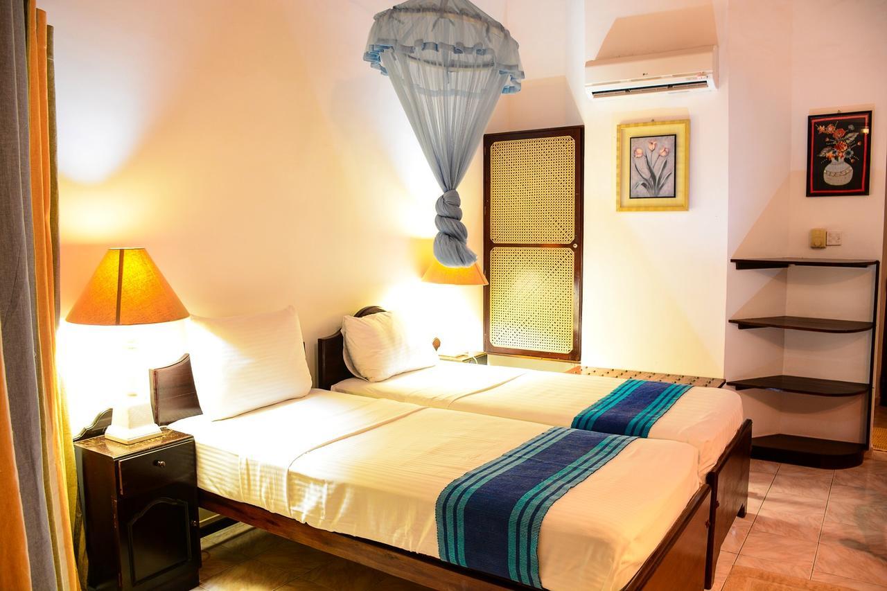 Ranmal Beach Hotel Hikkaduwa Cameră foto