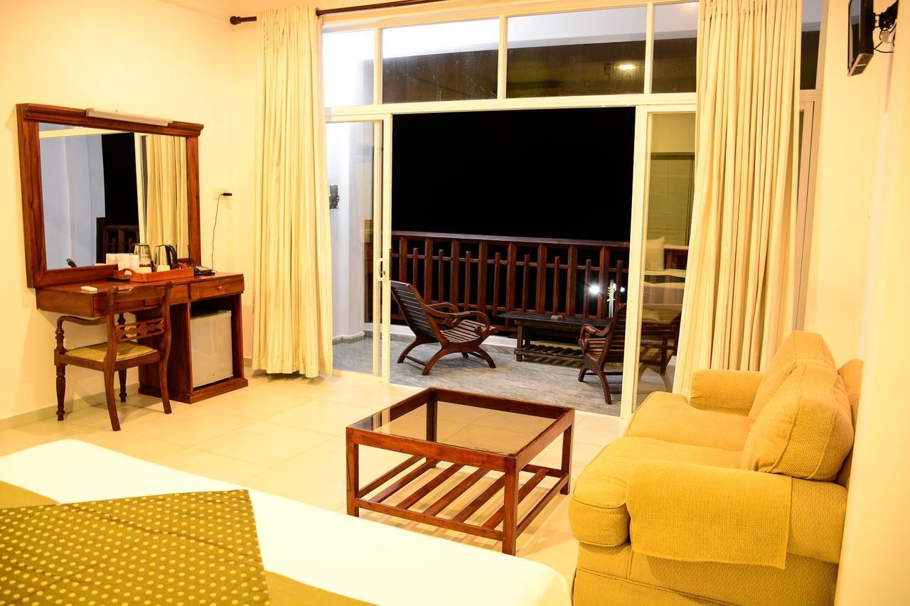 Ranmal Beach Hotel Hikkaduwa Exterior foto